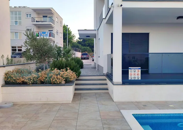 Luxury Apartment Hator